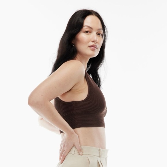 Aritzia Babaton Sculpt Knit Deep V Tank - Picture 4 of 10